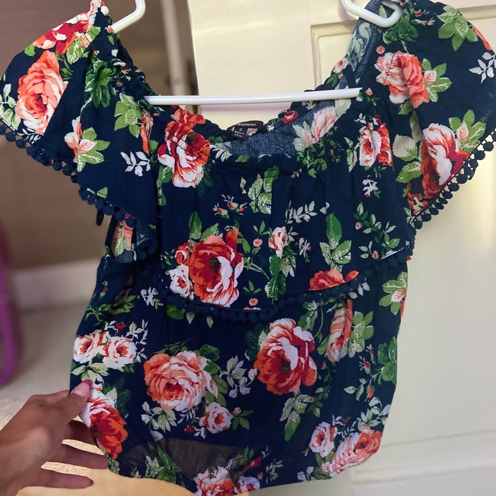 floral classy cropped shirt. great for vacations.